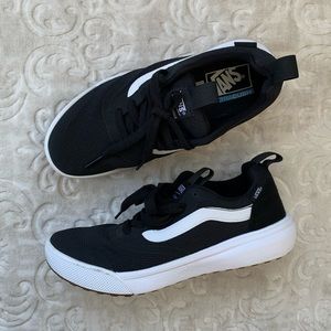 NWOT Vans shoes size 8 black